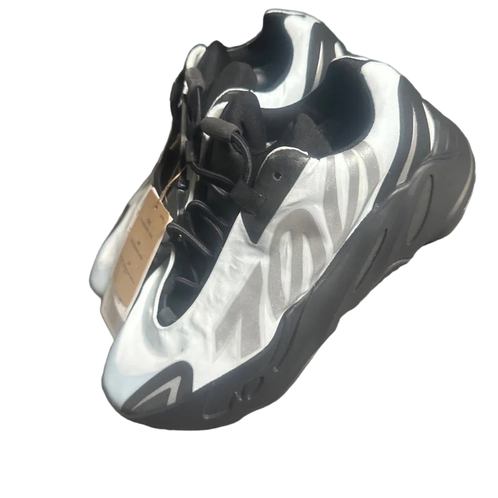 Adidas Yeezy boost 700 shoes