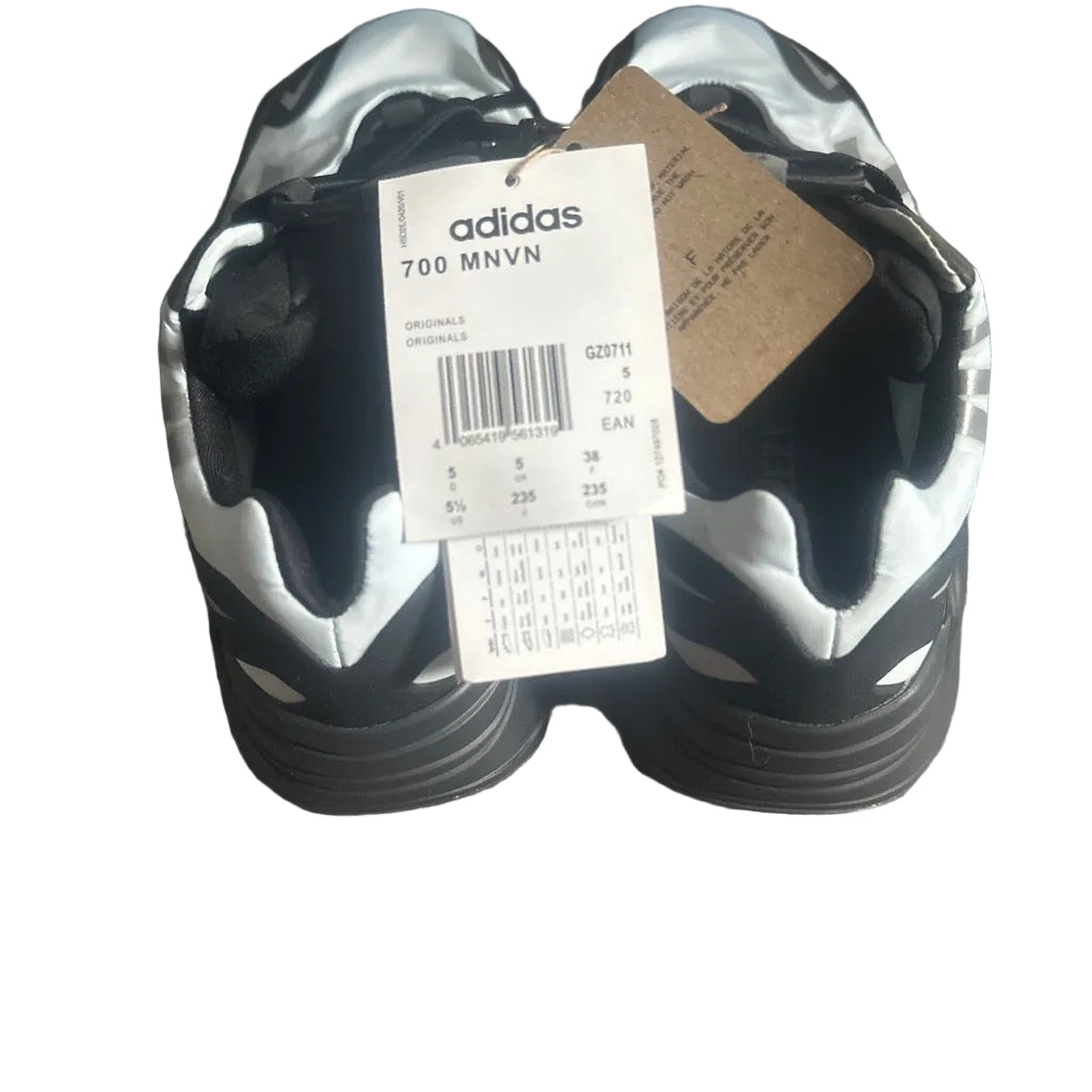 Adidas Yeezy boost 700 shoes