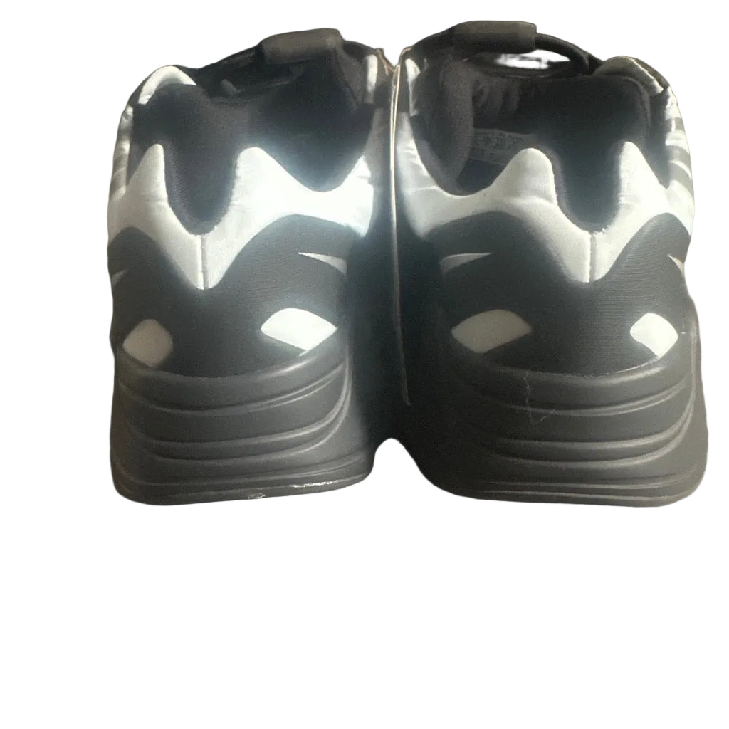 Adidas Yeezy boost 700 shoes
