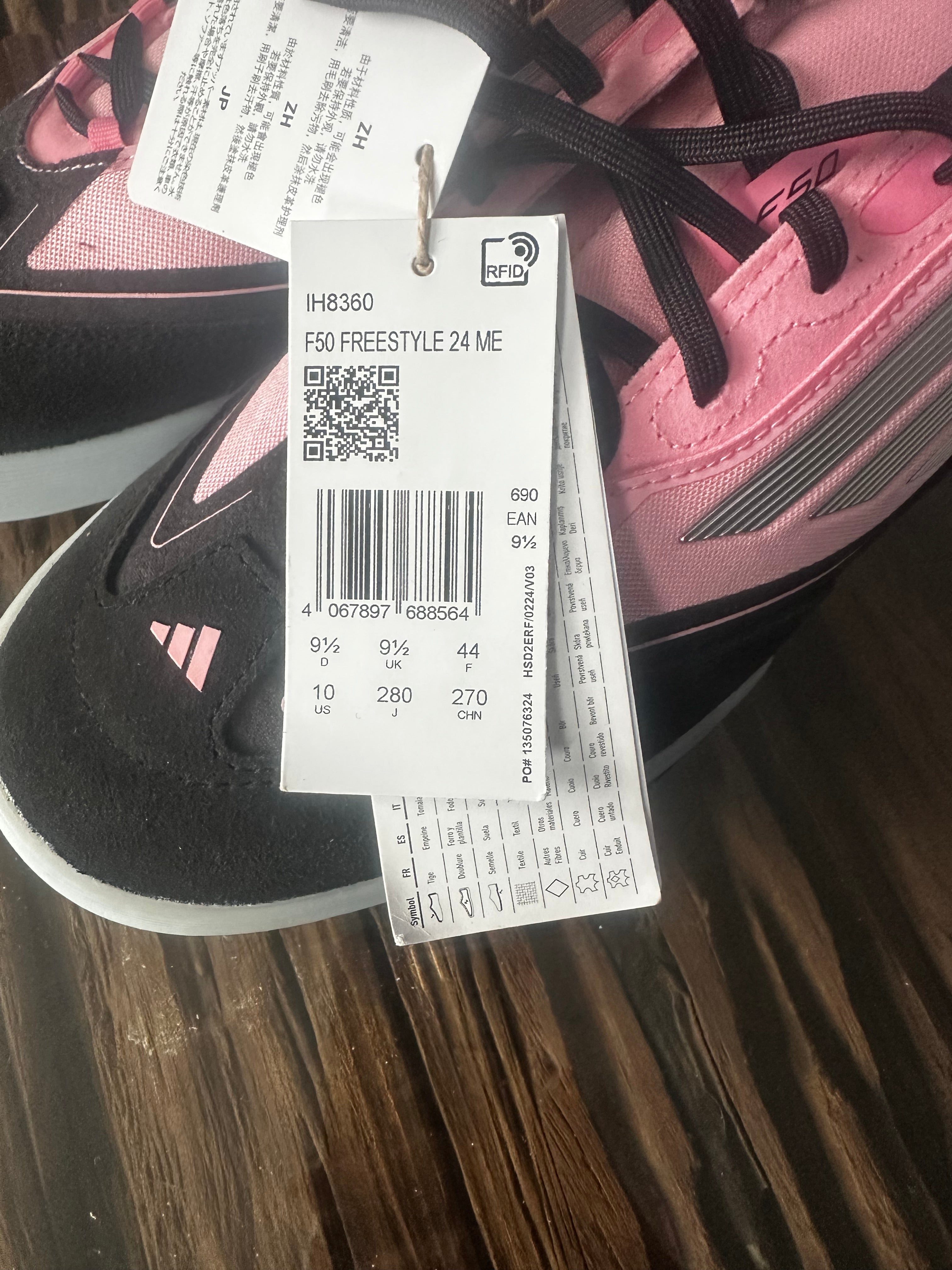Men football shoes