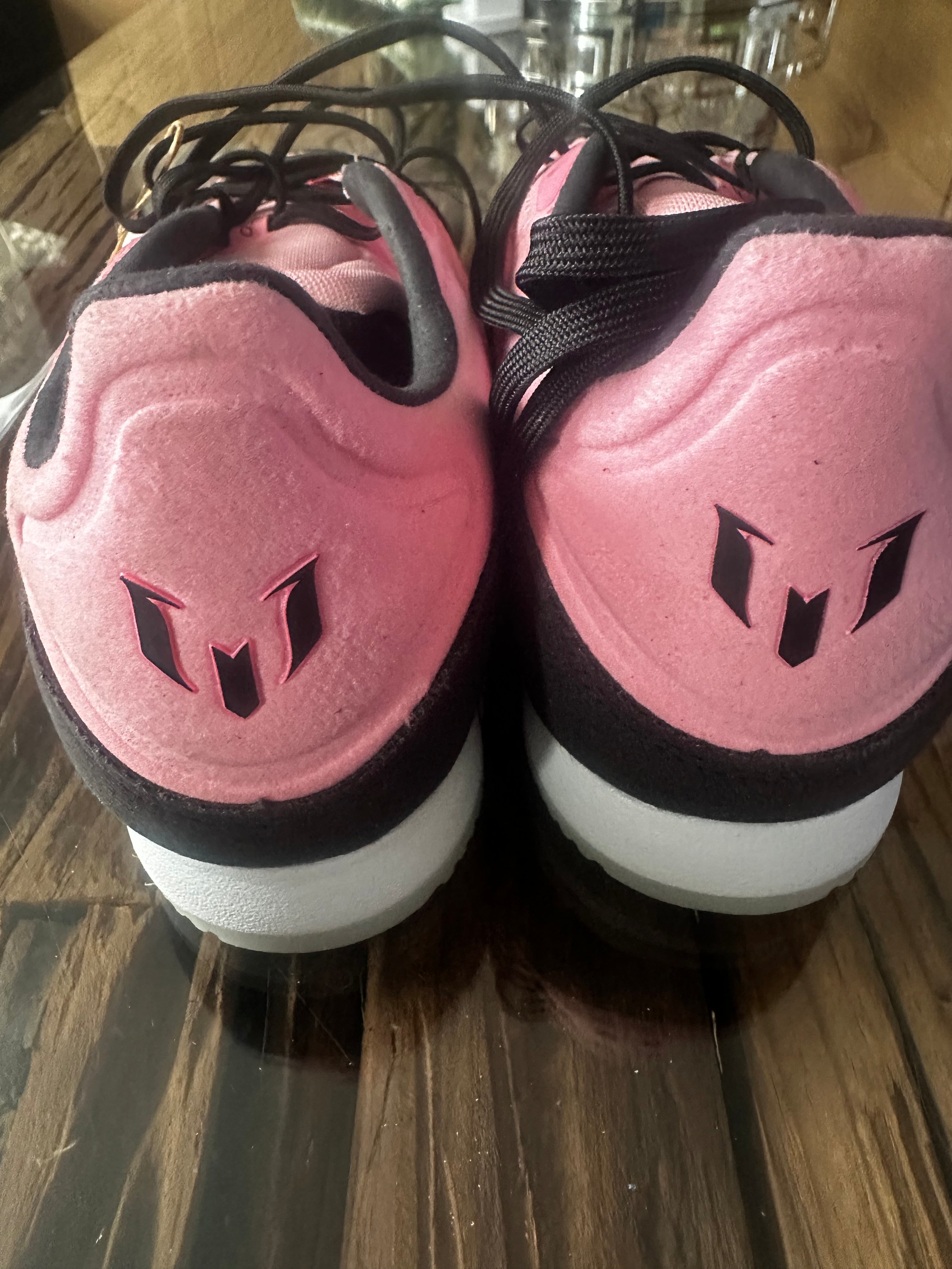 Men football shoes